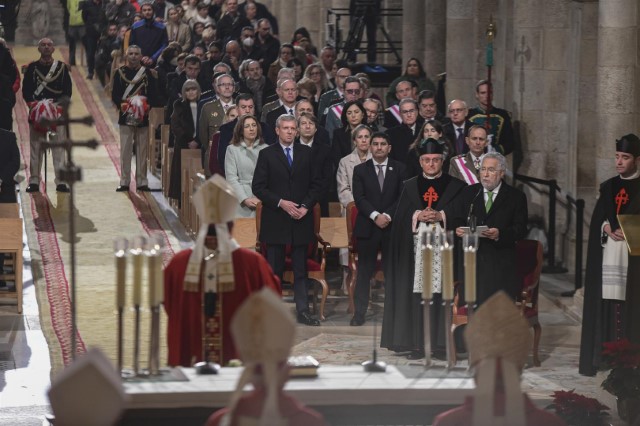 Santalices, na Ofrenda da Translación : “Pedimos a paz e pedimos pola paz”